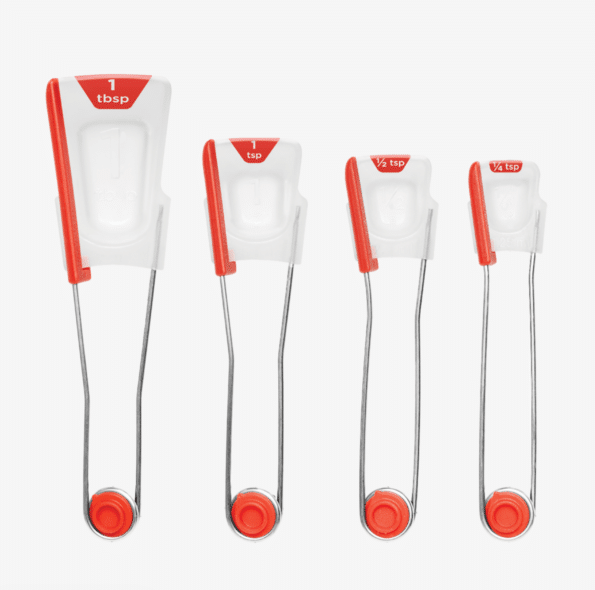 Levoon kitchen utensil set including teaspoons and tablespoon